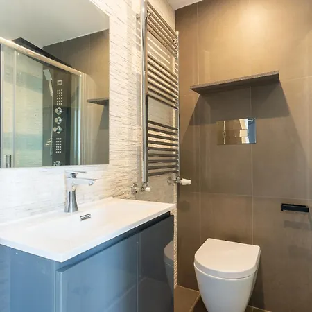 Panorama Apartment *